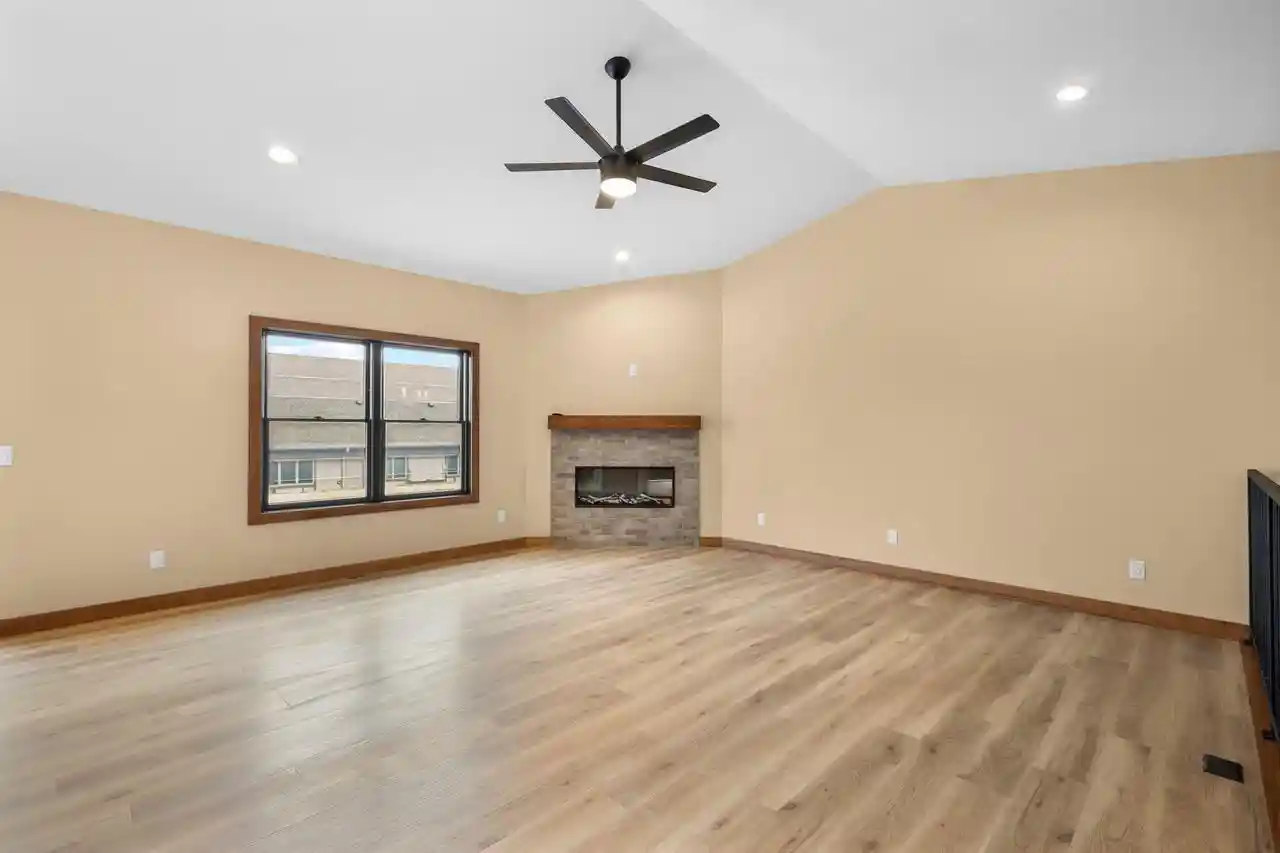 4th image of 638 Sunset & 217 Dale Dr Dr, Lodi, WI 53555 | MLS# 2027210