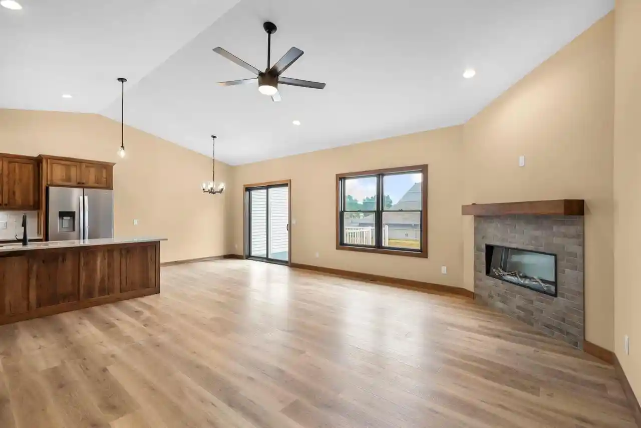 5th image of 638 Sunset & 217 Dale Dr Dr, Lodi, WI 53555 | MLS# 2027210