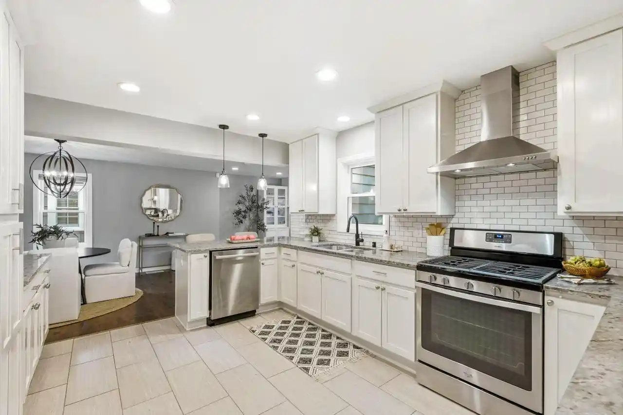 Homes for sale in Whitefish Bay, WI | 336 E Lake View Avenue Avenue, Whitefish Bay, WI 53217 | MLS# 1969968