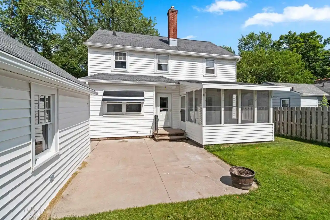 5th image of 1727 N Clark Street Street, Appleton, WI 54911 | MLS# 50328470