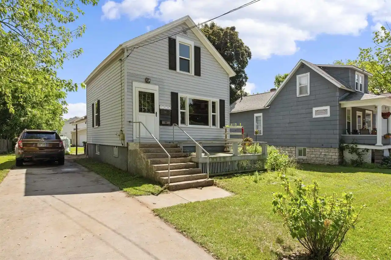 Homes for sale in Menominee, MI | 805 13th Avenue Avenue, Menominee, MI 49858 | MLS# 50328489