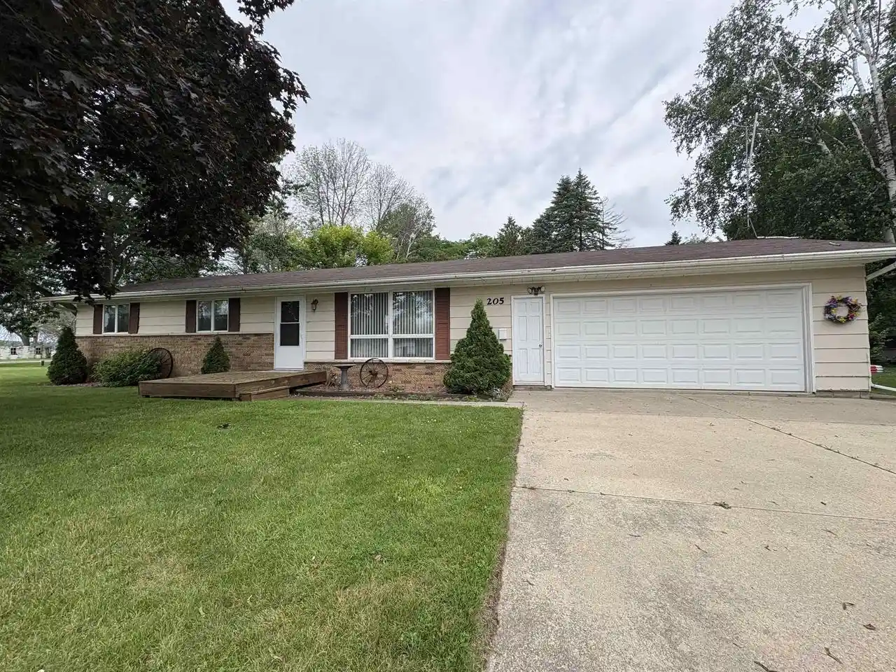 Homes for sale in Cecil, WI | 205 N Meyer Street Street, Cecil, WI 54111 | MLS# 50328487