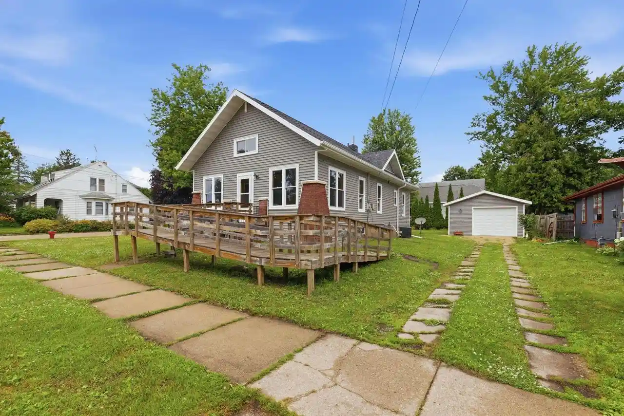 Homes for sale in Clintonville, WI | 47 E 14th Street Street, Clintonville, WI 54929 | MLS# 50328496