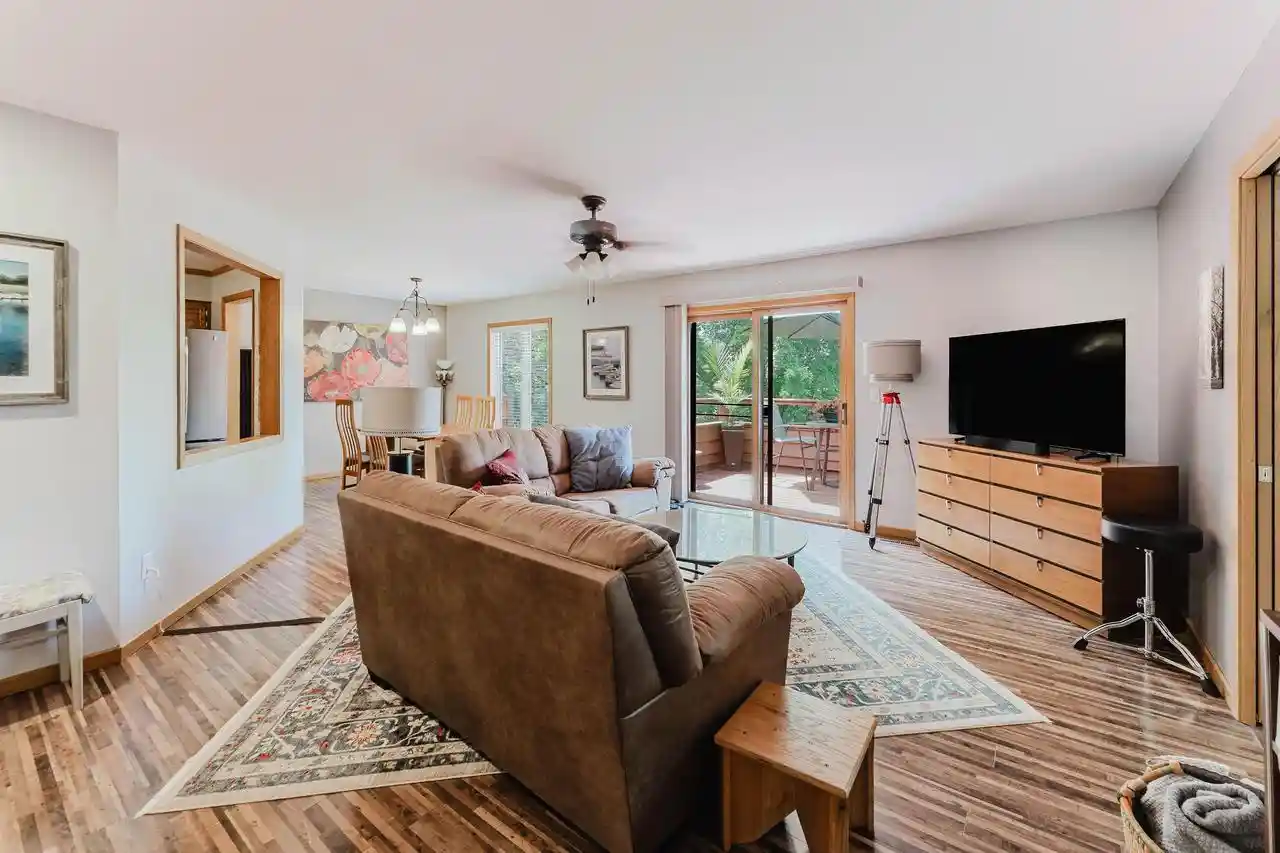 4th image of 2250 Meadowbrook Ct Ct, Oshkosh, WI 54904