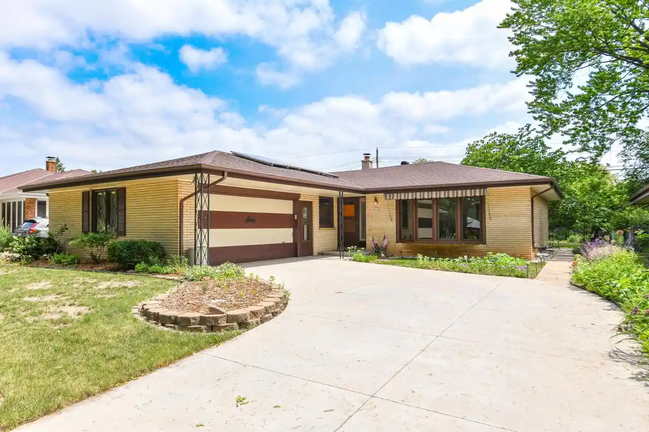Homes for sale in Wauwatosa, WI | 4144 N 96th Street Street, Wauwatosa, WI 53222 | MLS# 1969994