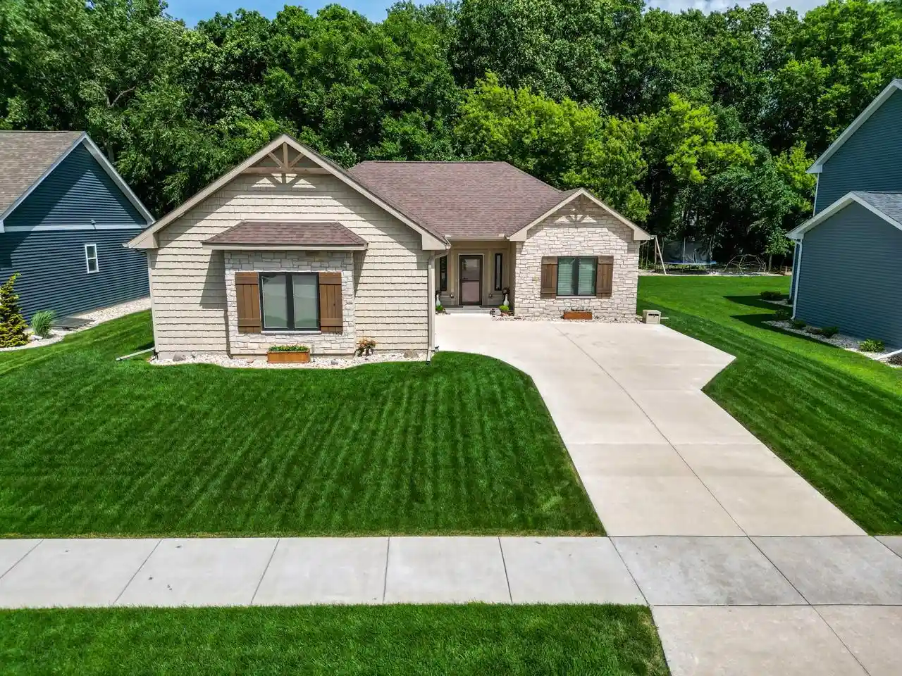 1st image of 3904 Tanglewood Pl Pl, Janesville, WI 53546 | MLS# 2027236