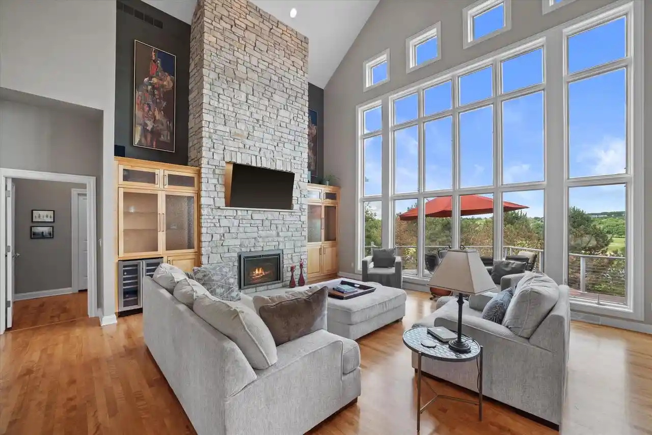 3rd image of 1704 E Juniper Way Way, Hartland, WI 53029 | MLS# 1970003