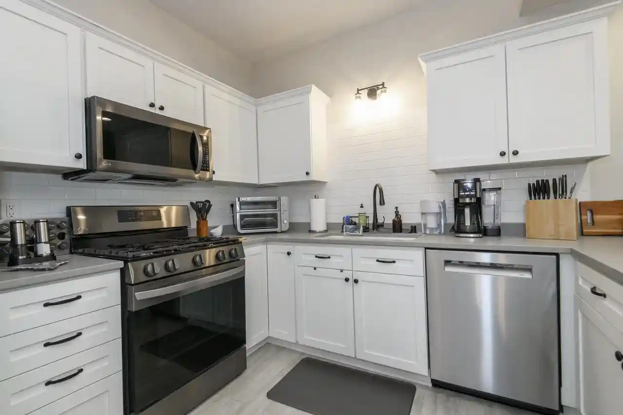 2nd image of 9181 S Aspen Dr Dr #4, Oak Creek, WI 53154 | MLS# 1970016