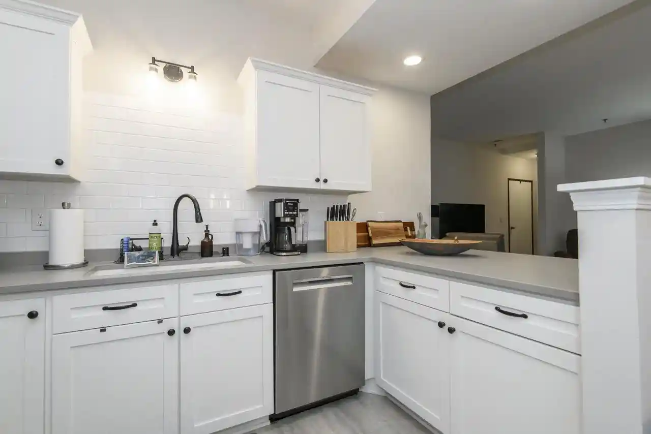 3rd image of 9181 S Aspen Dr Dr #4, Oak Creek, WI 53154 | MLS# 1970016