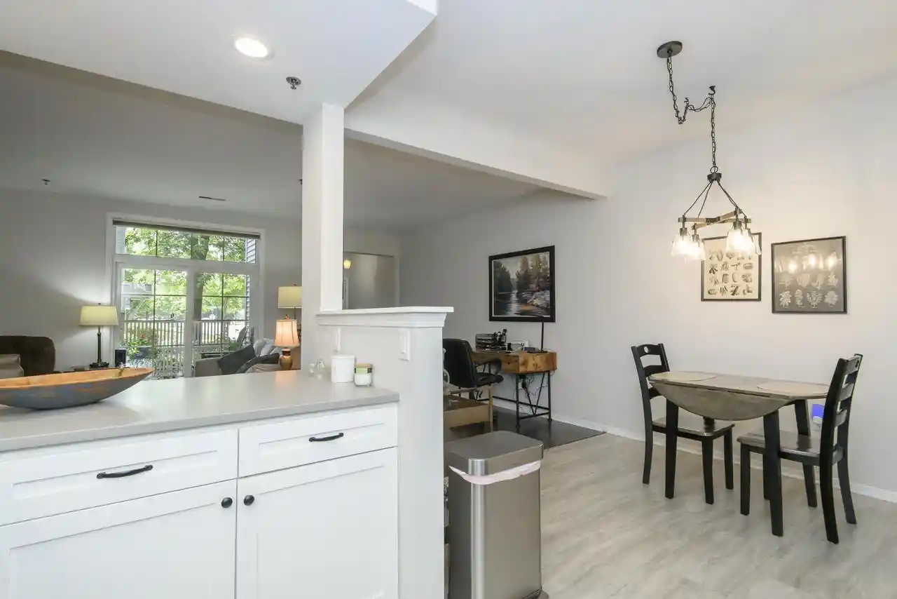 4th image of 9181 S Aspen Dr Dr #4, Oak Creek, WI 53154 | MLS# 1970016