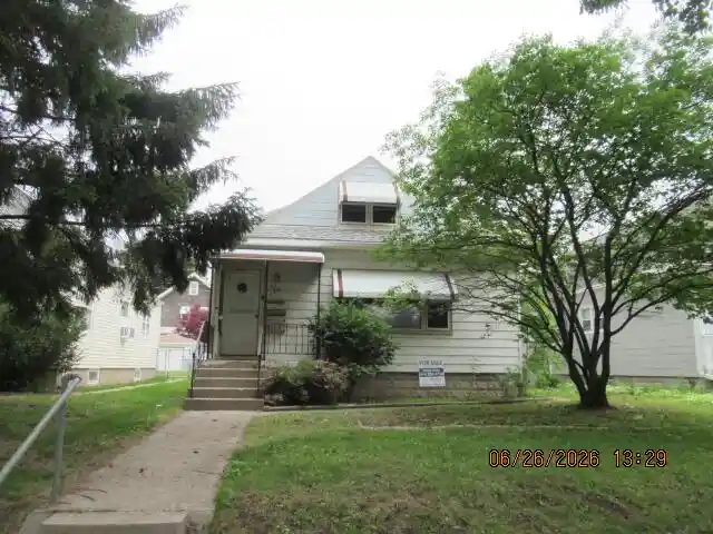 Homes for sale in Milwaukee, WI | 3240 S Dayfield Avenue Avenue, Milwaukee, WI 53207 | MLS# 1970012