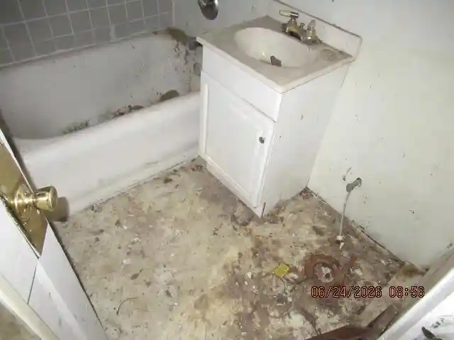 5th image of 5916 W Dixon Street Street #5918, Milwaukee, WI 53214 | MLS# 1970017