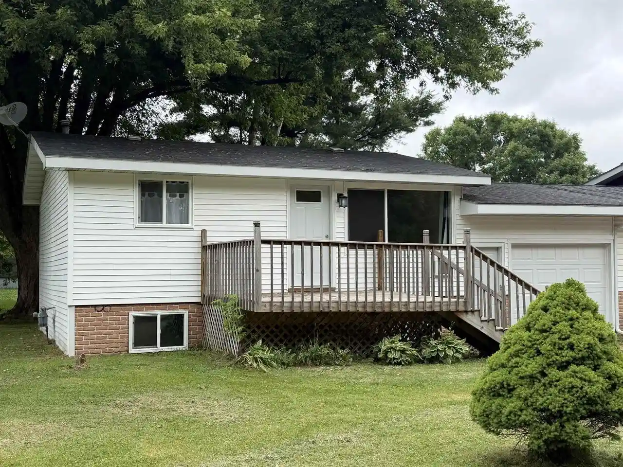 Homes for sale in Abbotsford, WI | 406 E Linden Street Street, Abbotsford, WI 54405 | MLS# 22603074