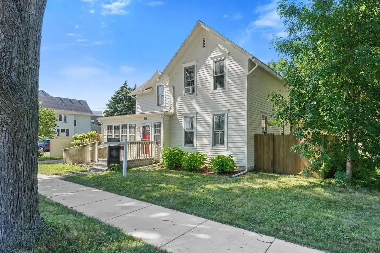 Photo 1 of Single family home for sale at 916 Giles Street Street, Stoughton, WI 53589 | MLS# 2027248 | Listing updated on 2026-09-16