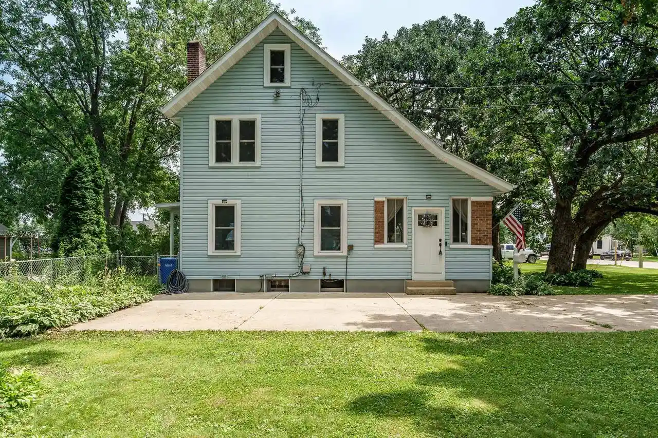 5th image of 905 4Th Street Street, Brodhead, WI 53520 | MLS# 2027254