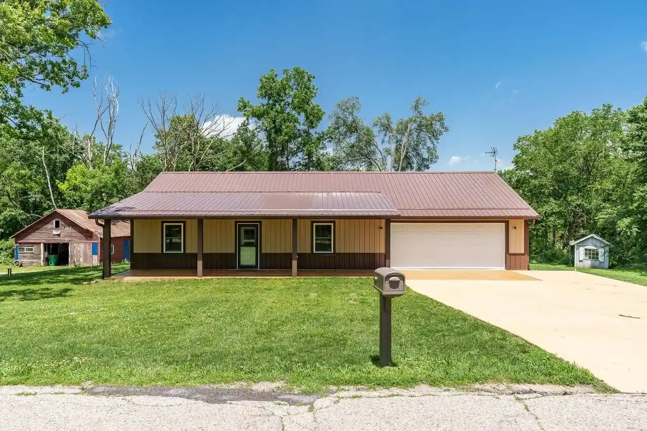Photo 3 of Single family home for sale at 2137 W Creedy Road Road, Beloit, WI 53511 | MLS# 2027261 | Listing updated on 2026-10-09