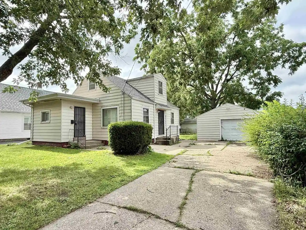 Homes for sale in Beloit, WI | 922 Farwell Street Street, Beloit, WI 53511 | MLS# 2027265
