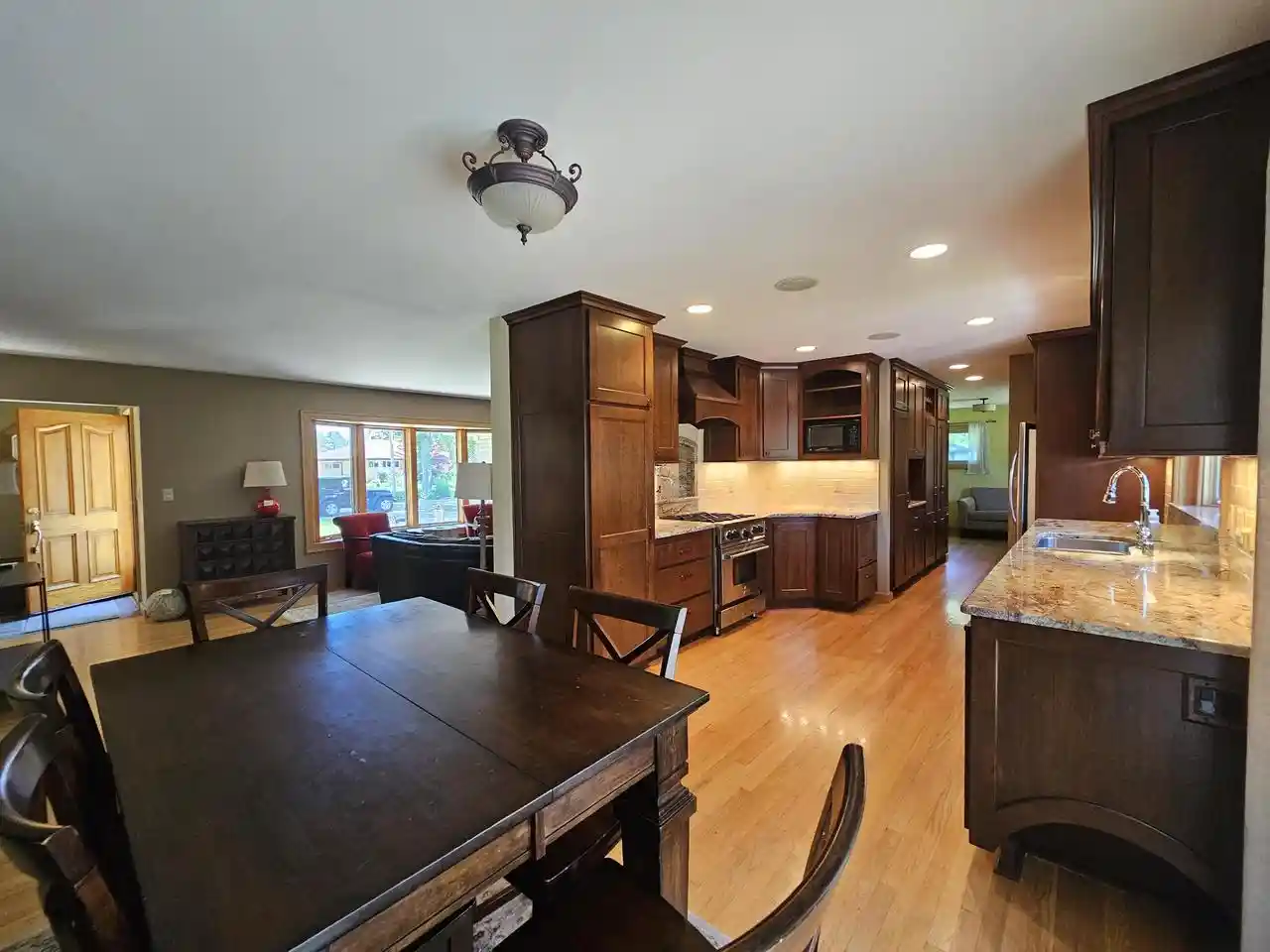 Homes for sale in Wauwatosa, WI | 2127 N Crestview Court Court, Wauwatosa, WI 53226 | MLS# 1970064