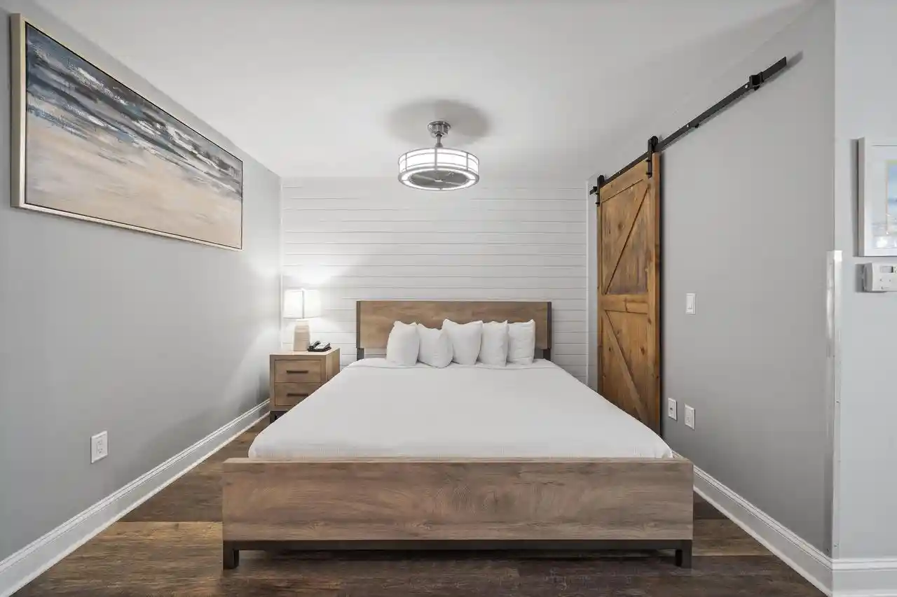 5th image of 111 Center Street Street #302, Lake Geneva, WI 53147 | MLS# 1970080