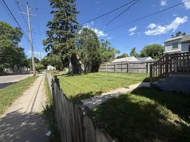 Photo 3 of Single family home for sale at 5003 N 37Th Street Street, Milwaukee, WI 53209 | MLS# 1970089 | Listing updated on 2026-09-18