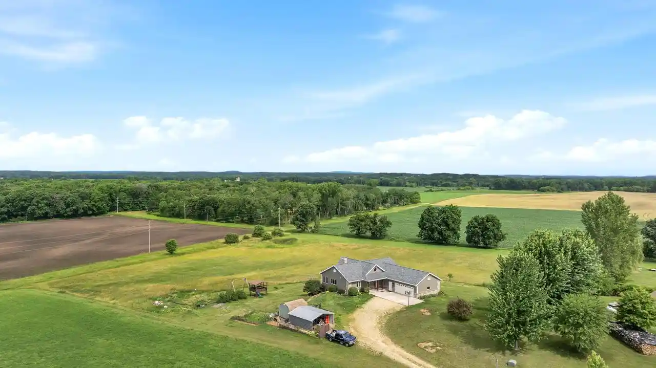 Photo 3 of Single family home for sale at N6239 Hwy M, Westfield, WI 53964 | MLS# 1970091 | Listing updated on 2026-10-02