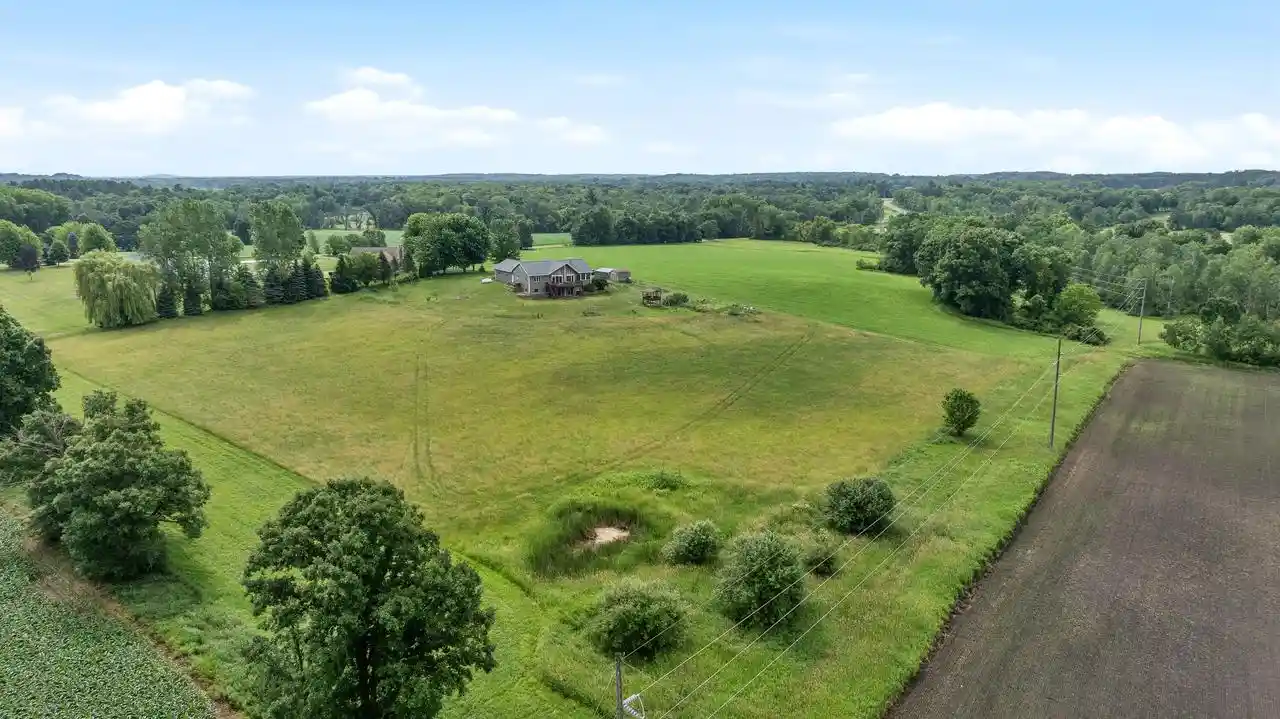 Photo 3 of Single family home for sale at N6239 Hwy M, Westfield, WI 53964 | MLS# 1970091 | Listing updated on 2026-10-02