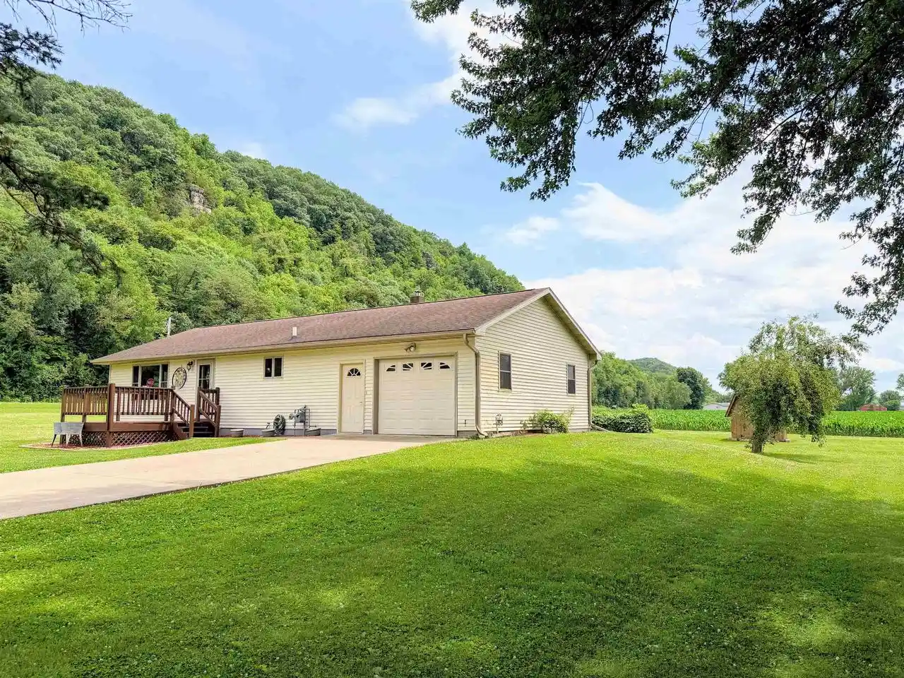 Homes for sale in Prairie Du Chien, WI | 63823 Meadow Lane Lane, Prairie Du Chien, WI 53821 | MLS# 2027281