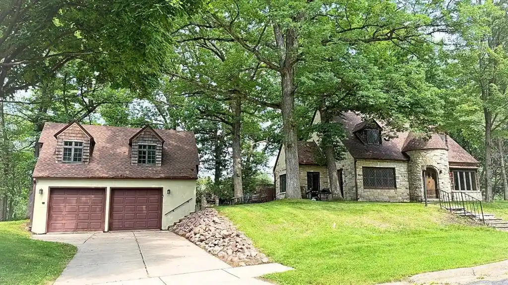 1st image of 910 Oakwood Boulevard Boulevard, Menomonie, WI 54751 | MLS# 1602885