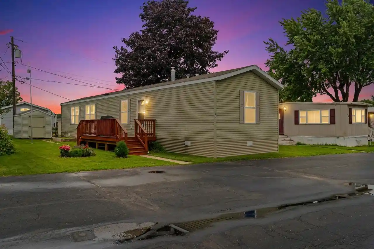 Homes for sale in Onalaska, WI | 1025 Oake S Avenue Avenue #D19, Onalaska, WI 54650 | MLS# 2027300