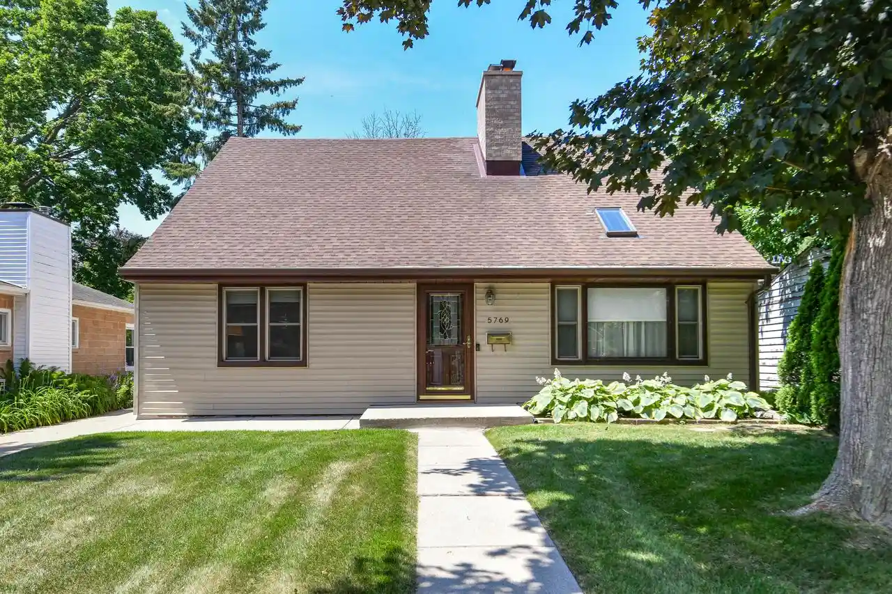 Homes for sale in Glendale, WI | 5769 N River Forest Dr Dr, Glendale, WI 53209 | MLS# 1970137