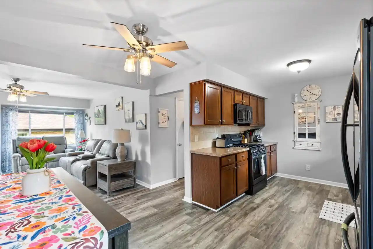 Homes for sale in South Milwaukee, WI | 518 Williams Avenue Avenue, South Milwaukee, WI 53172 | MLS# 1970176