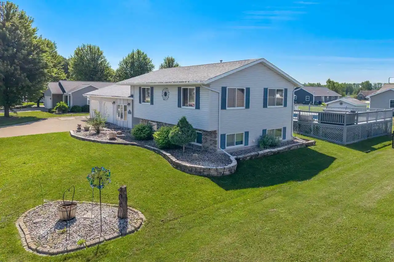 Photo 1 of Single family home for sale at 740 E Scott Street Street, Omro, WI 54963 | MLS# 2027331 | Listing updated on 2026-08-31