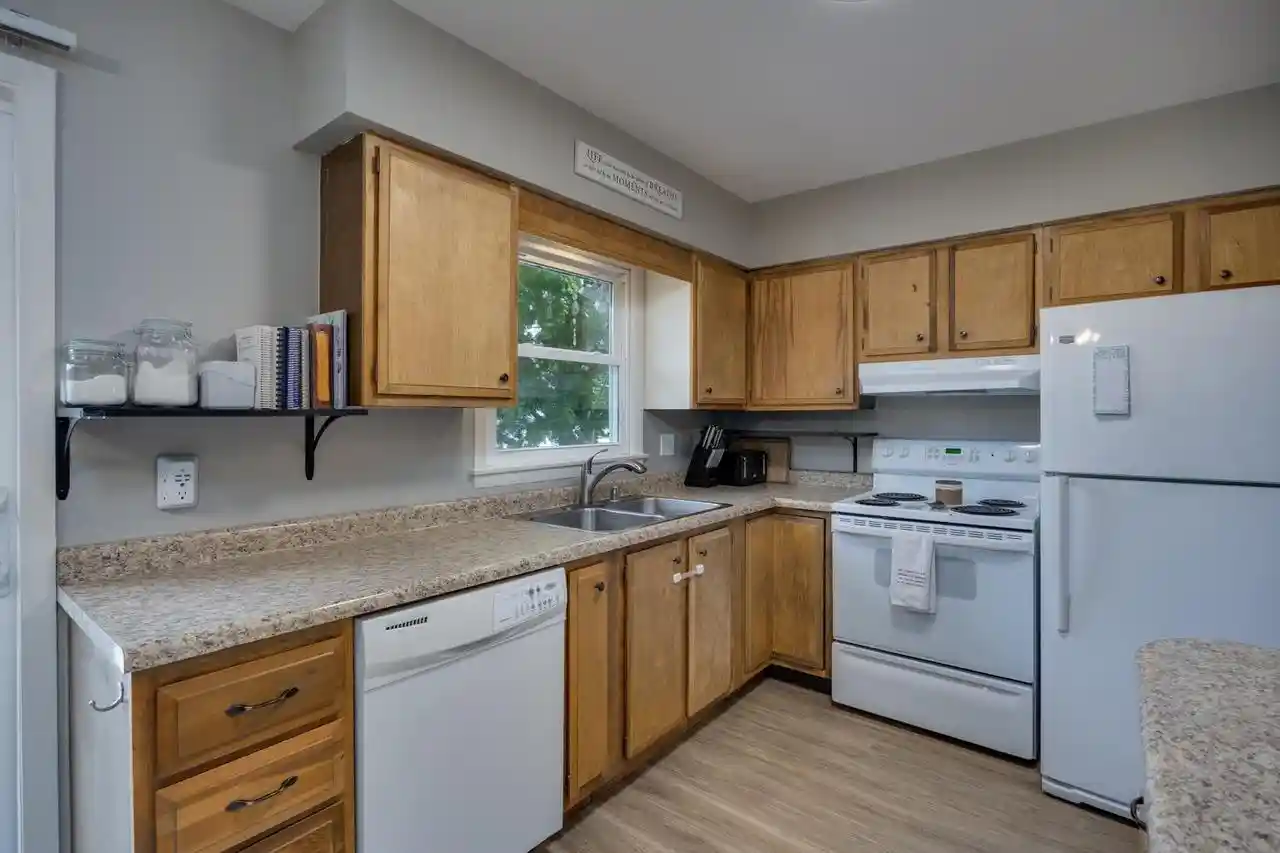 3rd image of 1787 Oakview Dr Dr, Stoughton, WI 53589 | MLS# 2027332