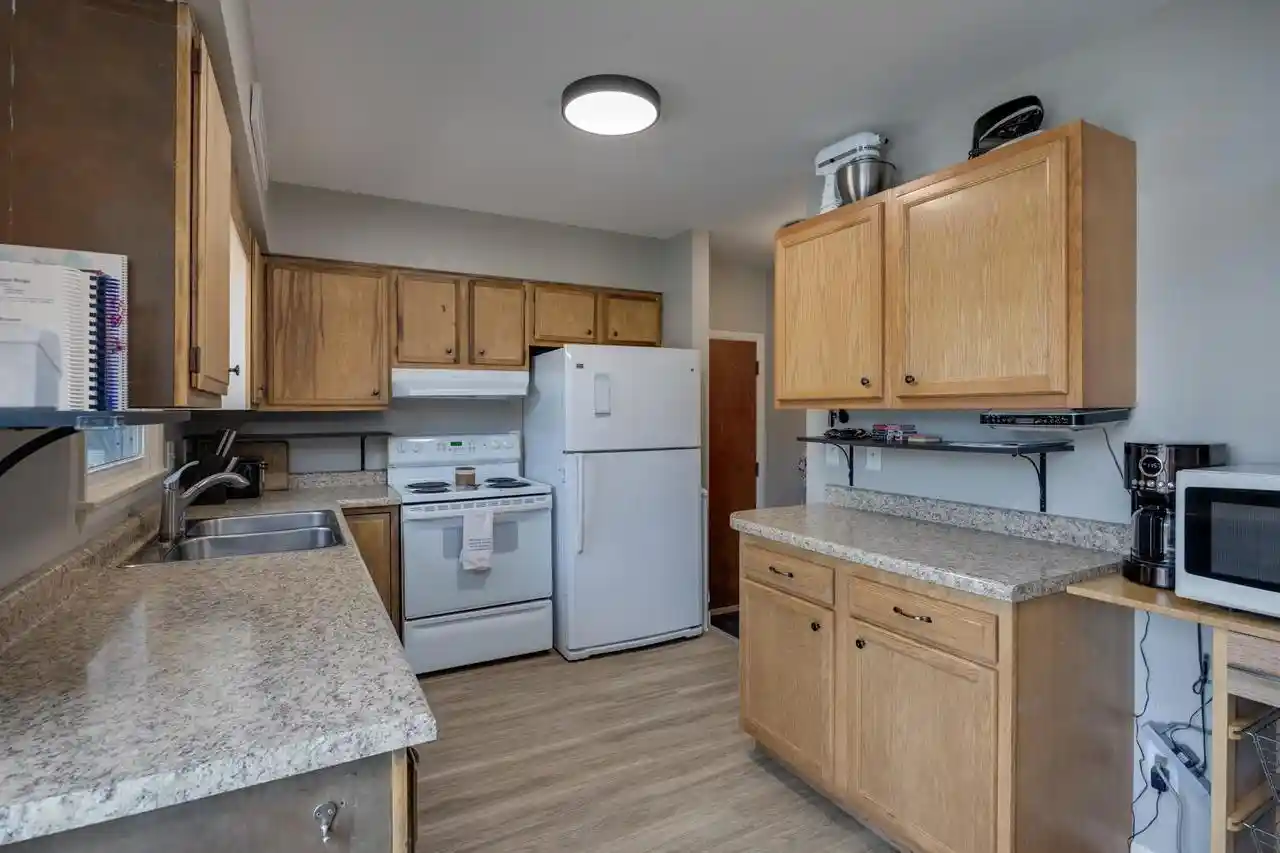 4th image of 1787 Oakview Dr Dr, Stoughton, WI 53589 | MLS# 2027332