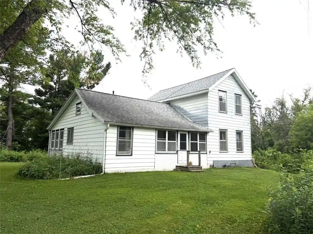 Homes for sale in Humbird, WI | W12272 E Giloy Rd, Humbird, WI 54746 | MLS# 1602915