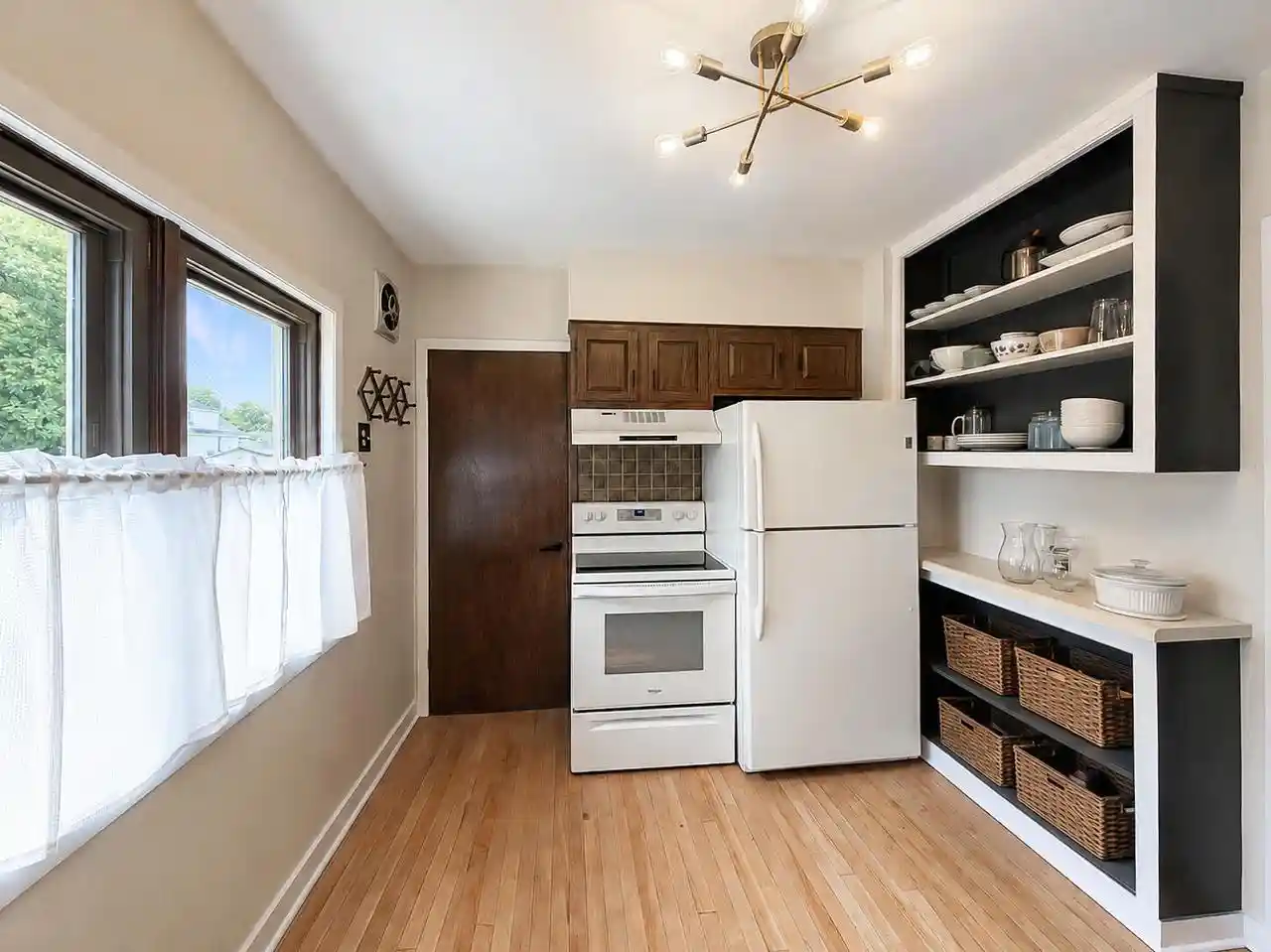 4th image of 1636 Main Avenue Avenue, Sheboygan, WI 53083 | MLS# 1970190