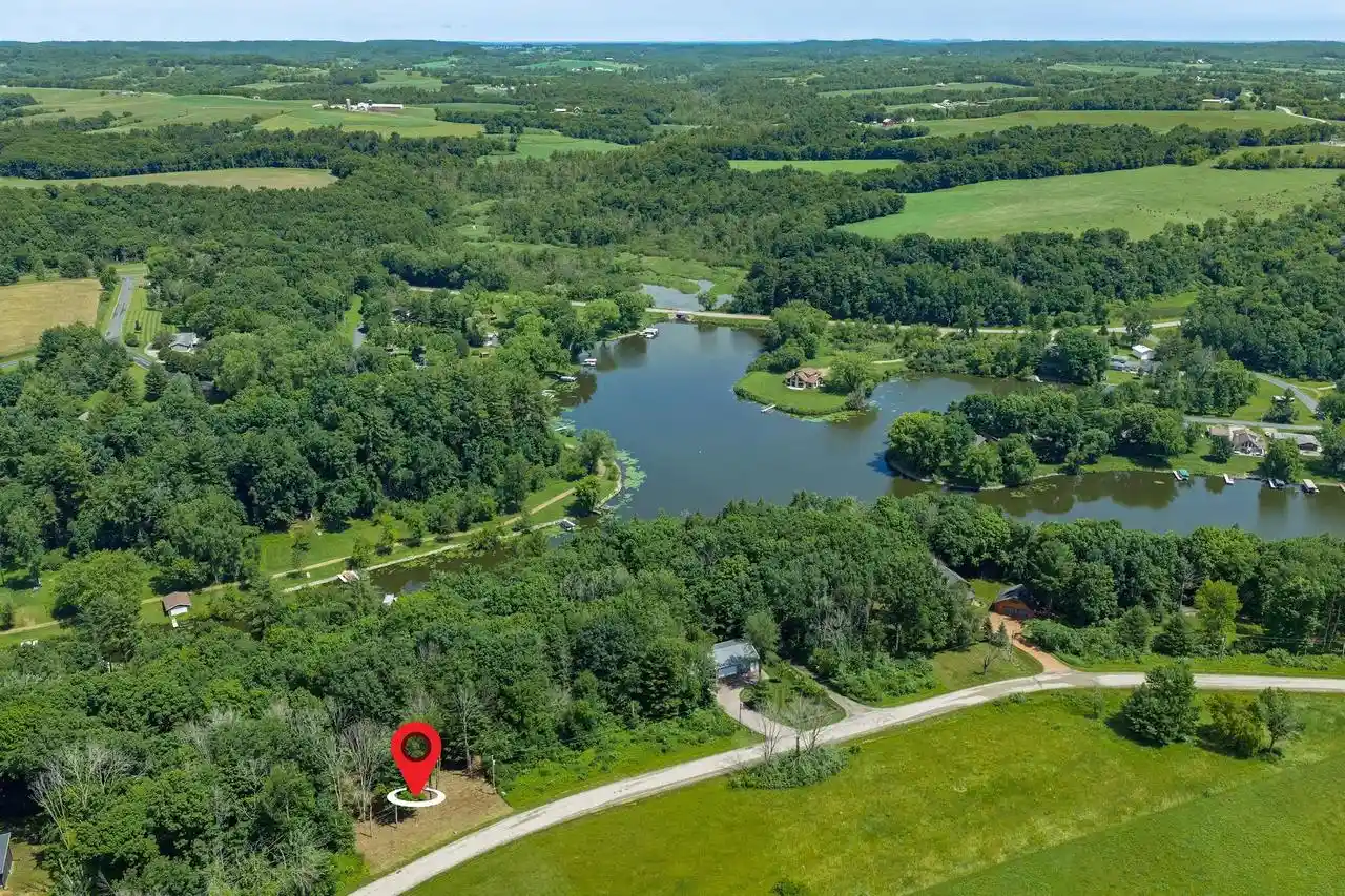 1st image of Lt10 Meadowlark W Redstone Dr Dr, La Valle, WI 53941 | MLS# 2027338