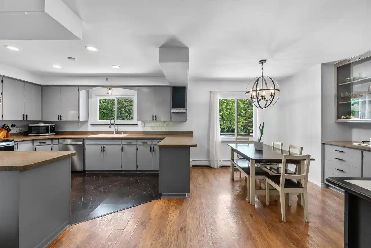 4th image of 2404 Skyline Dr Dr, West Bend, WI 53090 | MLS# 1970216