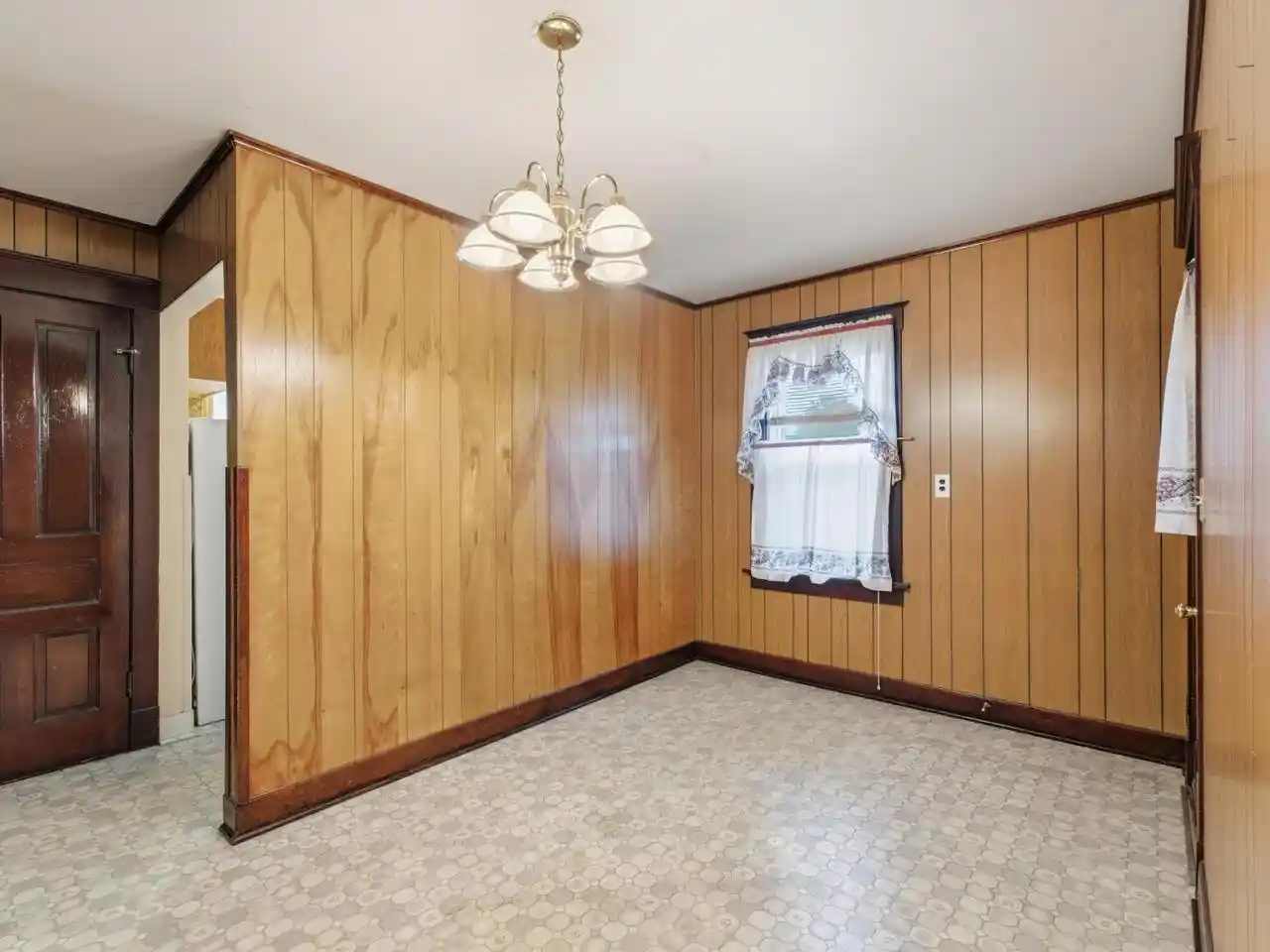 Photo 3 of Single family home for sale at 1209 S 11Th Street Street, Manitowoc, WI 54220 | MLS# 1970218 | Listing updated on 2026-09-05