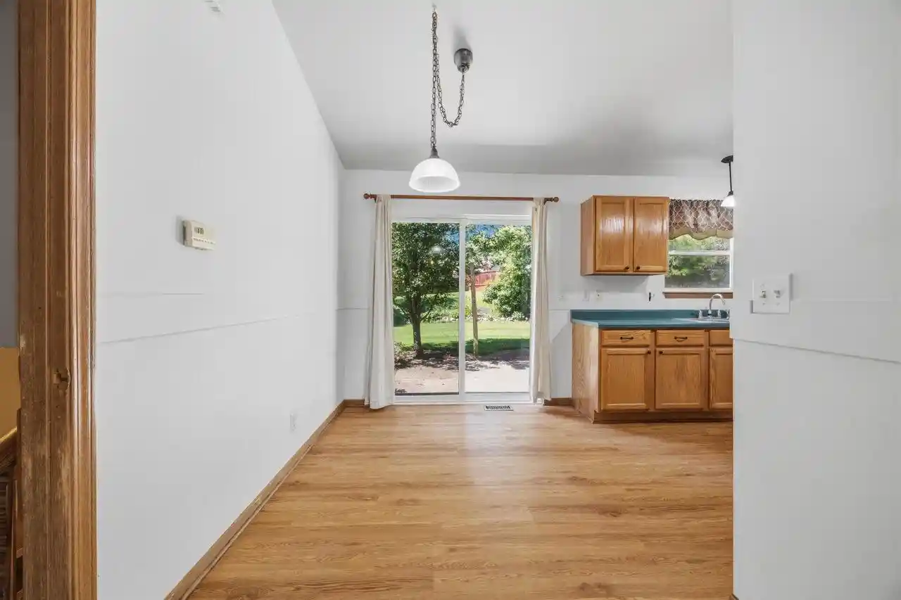 Homes for sale in Genoa City, WI | 873 Oak Ridge Lane Lane, Genoa City, WI 53128 | MLS# 2027354