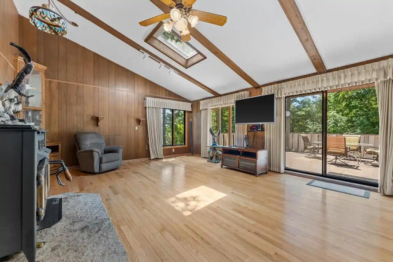 2nd image of 4786 Riverview Dr Dr, Hubertus, WI 53033 | MLS# 1970228
