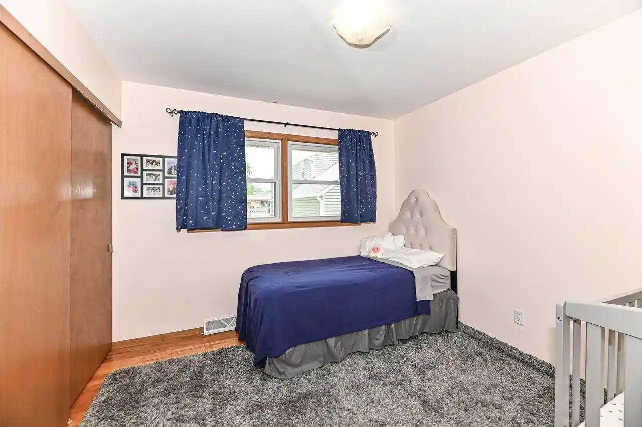 Homes for sale in South Milwaukee, WI | 810 17Th Avenue Avenue, South Milwaukee, WI 53172 | MLS# 1970227