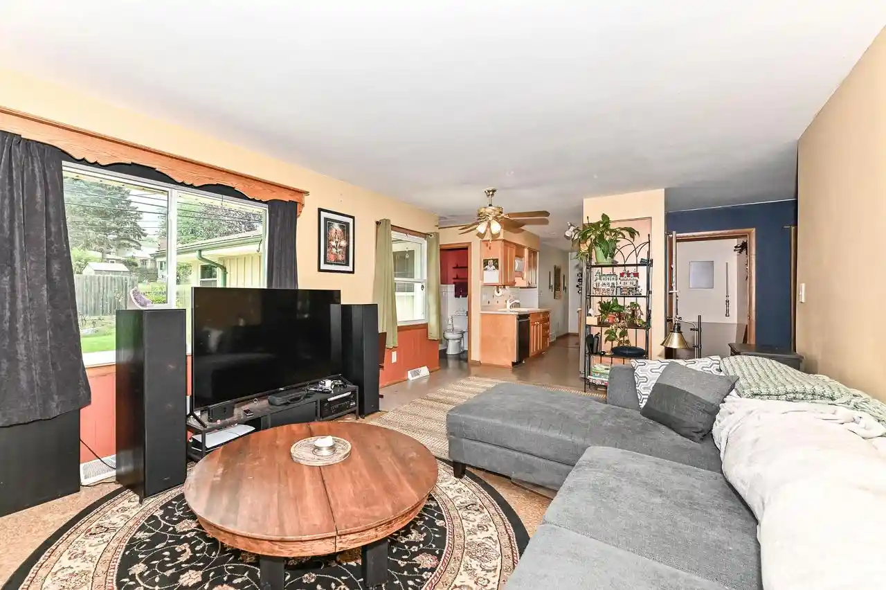 Homes for sale in South Milwaukee, WI | 810 17th Avenue Avenue, South Milwaukee, WI 53172 | MLS# 1970227