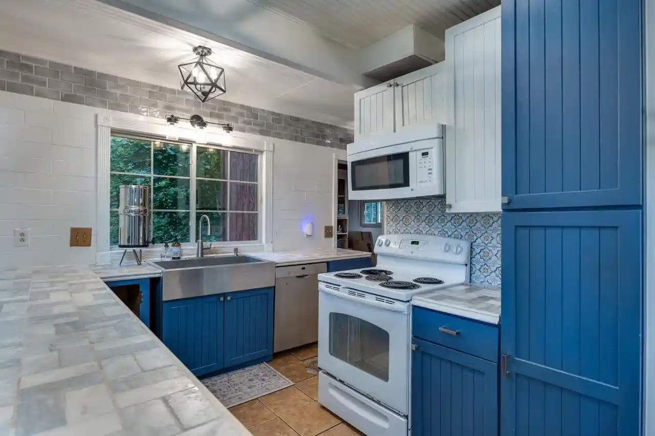 Photo 3 of Single family home for sale at 199 Oakwood St, Williams Bay, WI 53191 | MLS# 2027358 | Listing updated on 2026-10-27