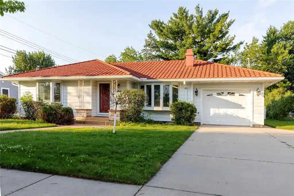 1st image of 2836 Kelly Pl Pl, Eau Claire, WI 54701 | MLS# 1600669