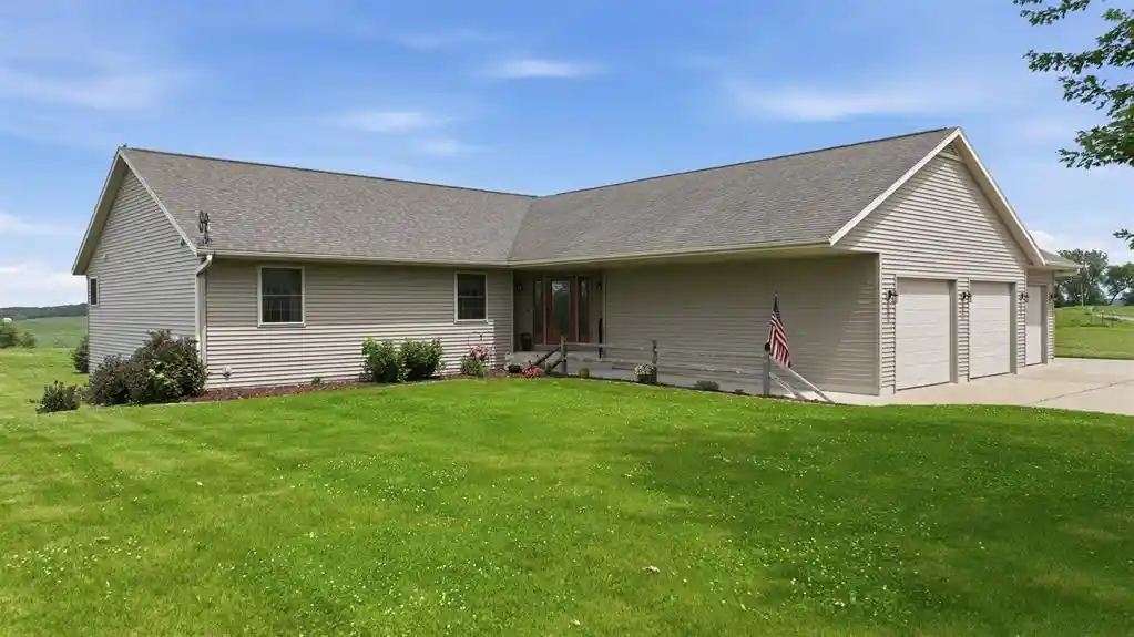 Homes for sale in Augusta, WI | E11910 County Road K, Augusta, WI 54722 | MLS# 1602754