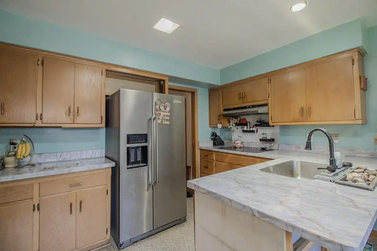 3rd image of 8146 W Raymond Lane Lane, Milwaukee, WI 53219 | MLS# 1970237