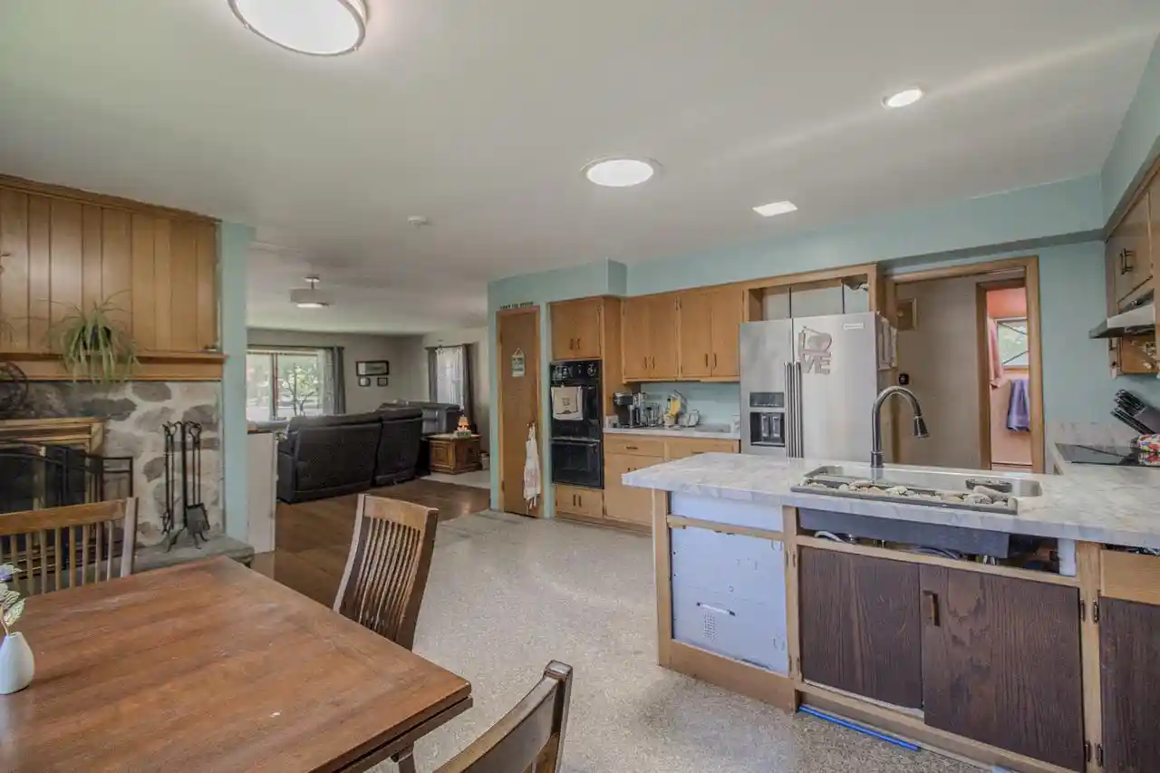 31st image of 8146 W Raymond Lane Lane, Milwaukee, WI 53219 | MLS# 1970237