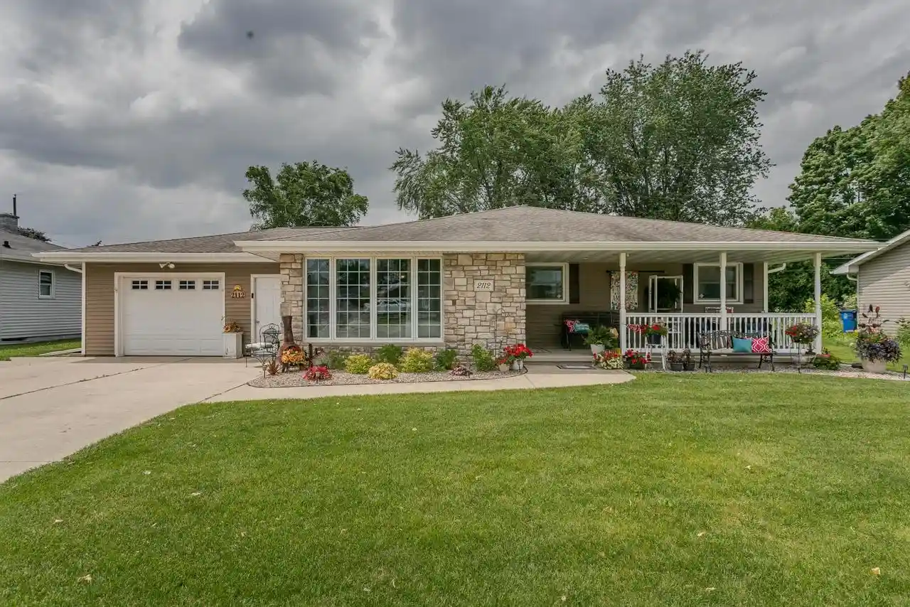 Photo 1 of Single family home for sale at 2112 S Oneida Street Street, Green Bay, WI 54304 | MLS# 50328551 | Listing updated on 2026-08-30