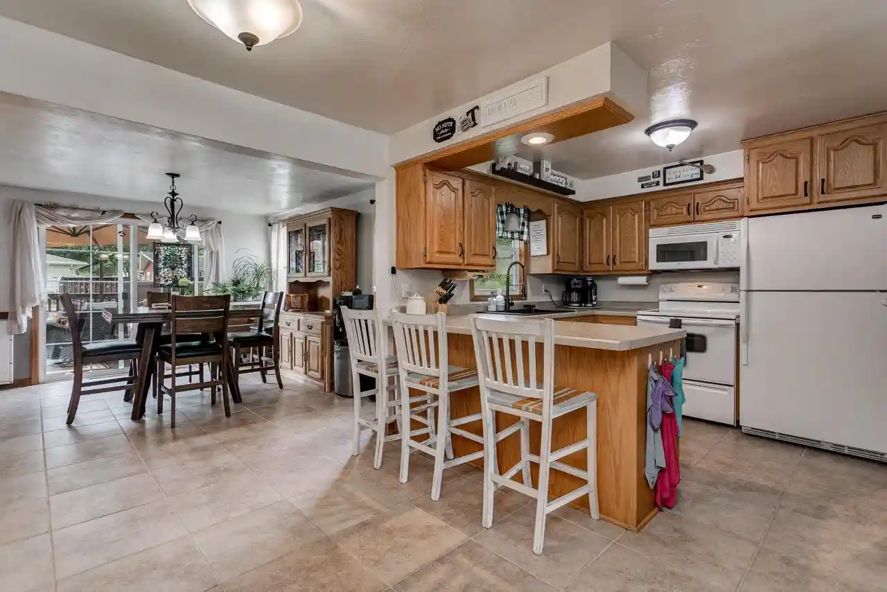 Photo 3 of Single family home for sale at 2112 S Oneida Street Street, Green Bay, WI 54304 | MLS# 50328551 | Listing updated on 2026-08-30